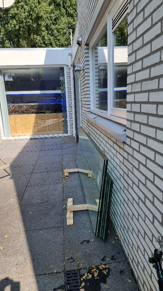 Glaset har levererats — drömprojektet är igång