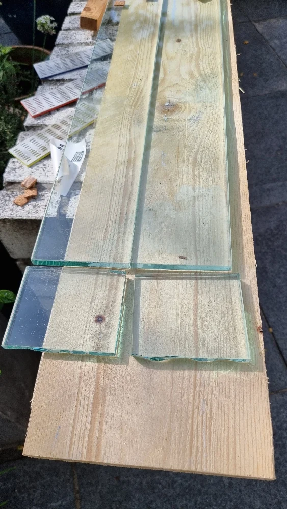 Förstärkningarna (braces) på plats på akvarium 1 (2)