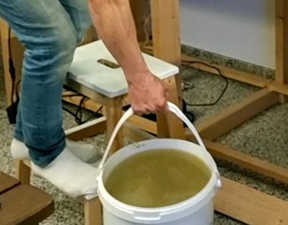 Sandbädd läggs och systemet ympas med mulm (6)
